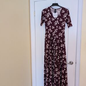 Agnes And Dora Floral Maxi Dress - Burgundy and White Size Small